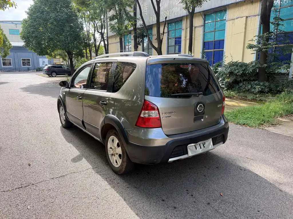 Nissan Livina — миниатюра 5