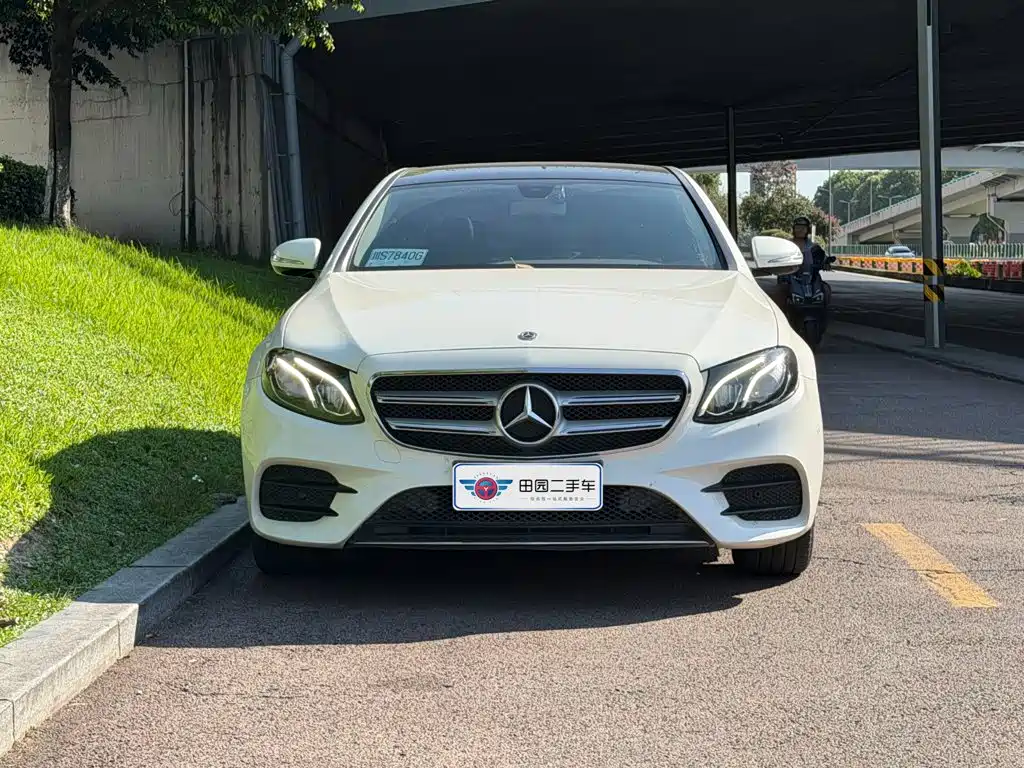 Mercedes-Benz E-Class — миниатюра 2