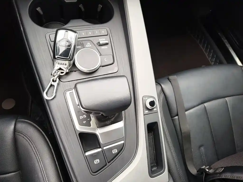 Audi A4L — миниатюра 14