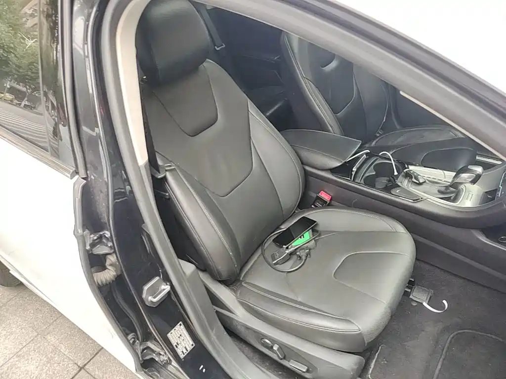 Ford Mondeo — миниатюра 25