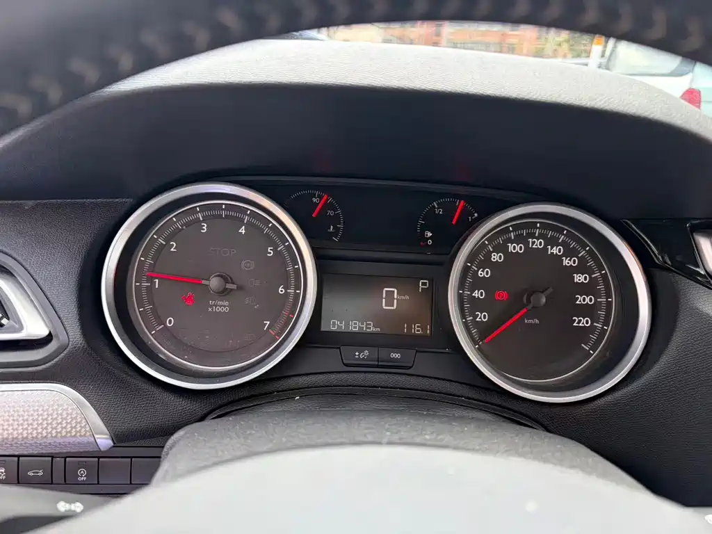 Peugeot 408 — миниатюра 13