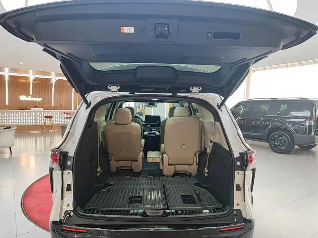 Toyota Granvia — миниатюра 19