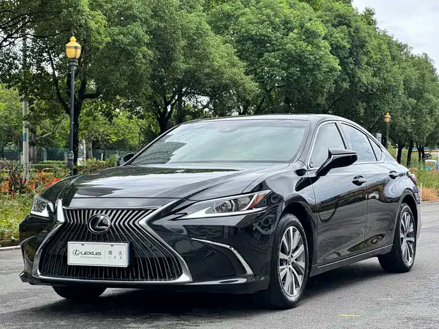LEXUS  ES 2021