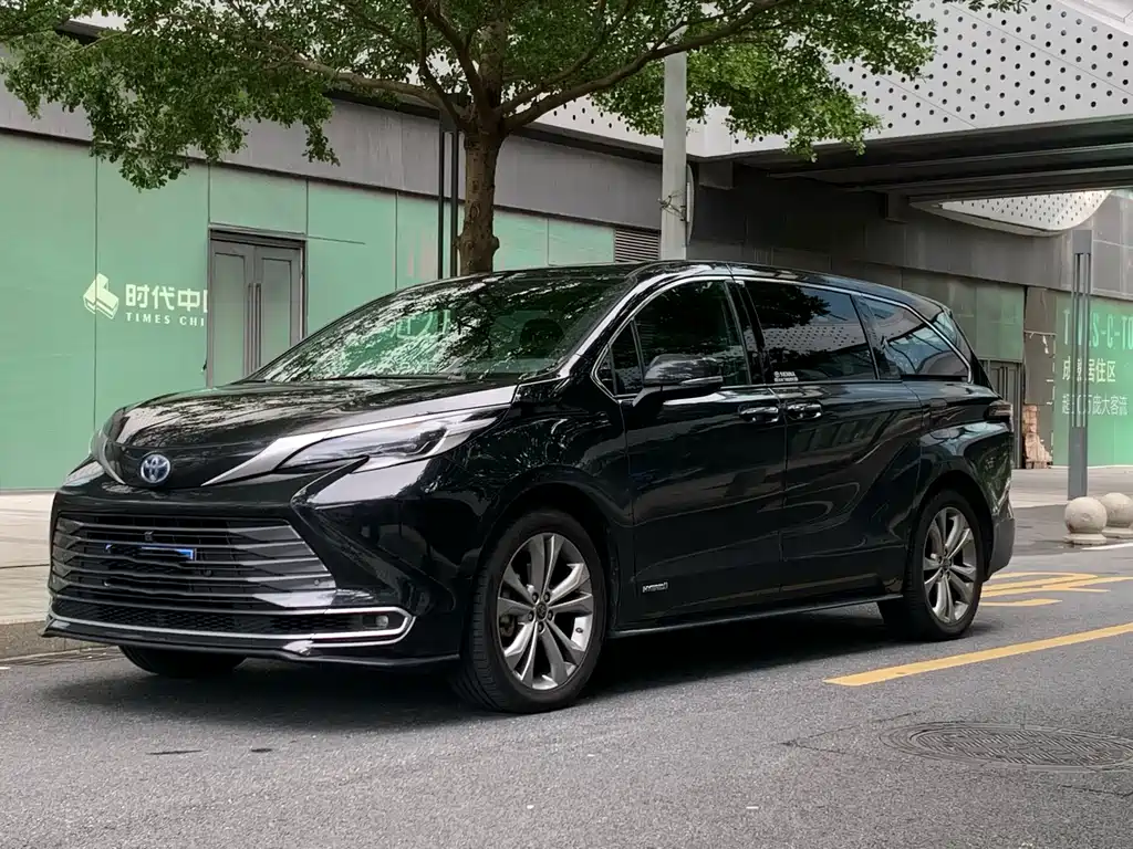 Toyota Sienna 2024