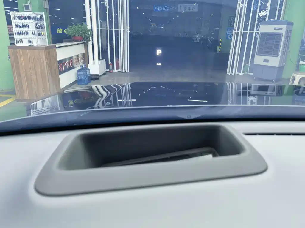 Li Auto Li L8 — миниатюра 11