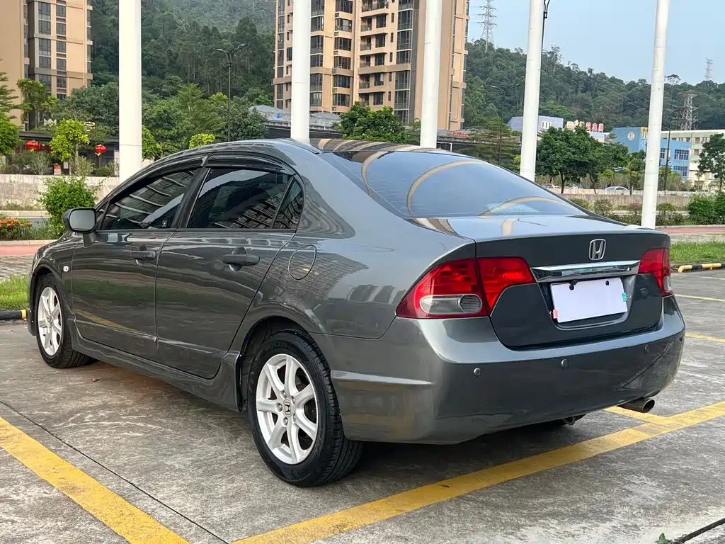 Honda Civic — миниатюра 9