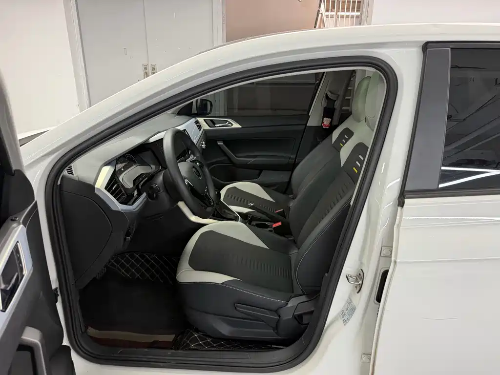 Volkswagen Polo — миниатюра 6