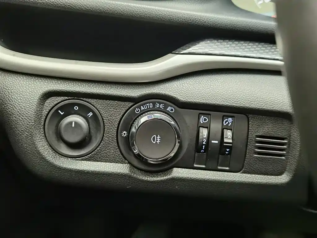 Buick Excelle — миниатюра 21