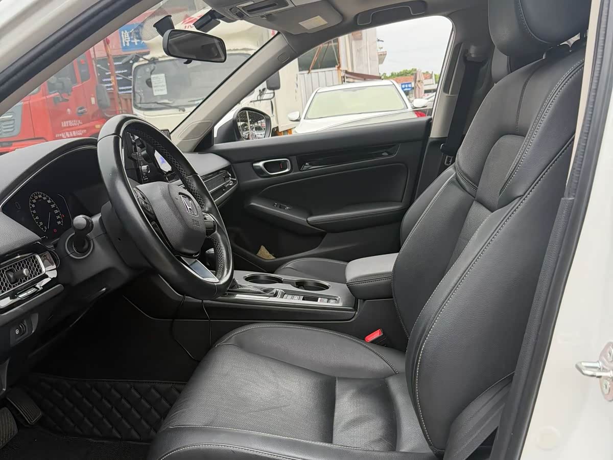 Honda Civic 1.5 л 2022 г. Белый, пробег 40000 км
