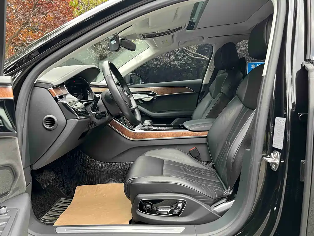 Audi A8 — миниатюра 5