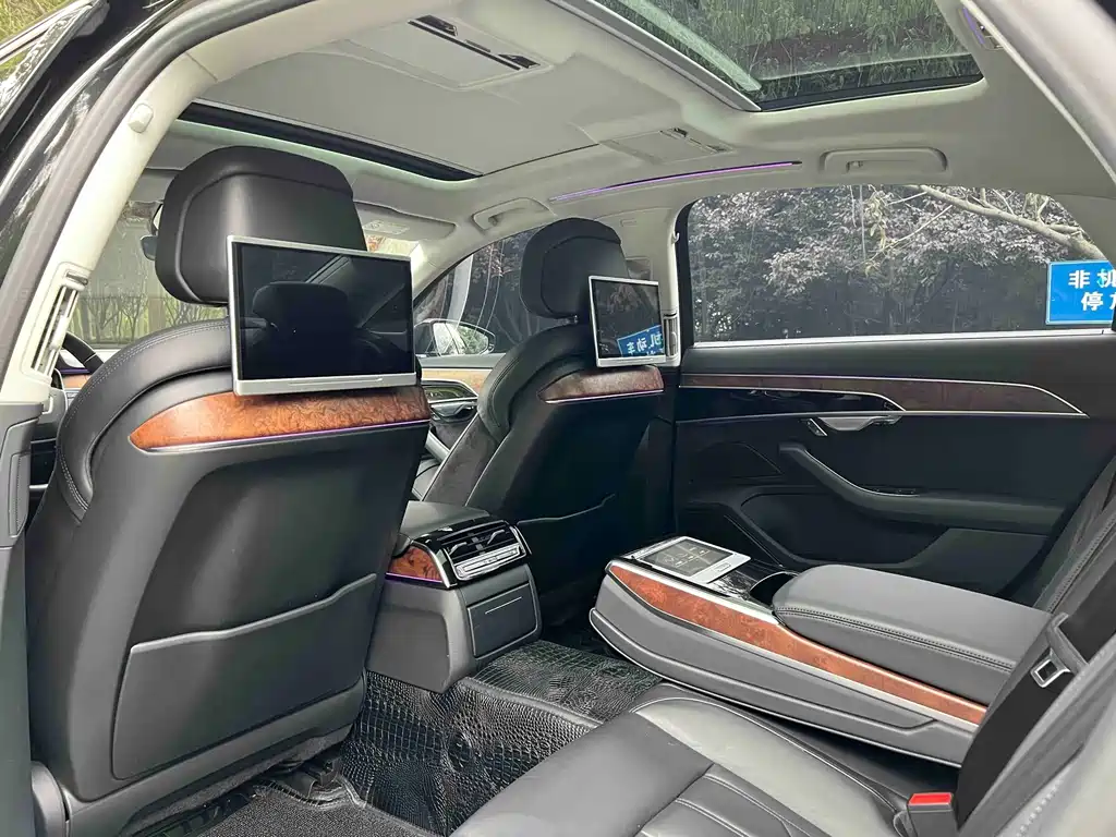 Audi A8 — миниатюра 10