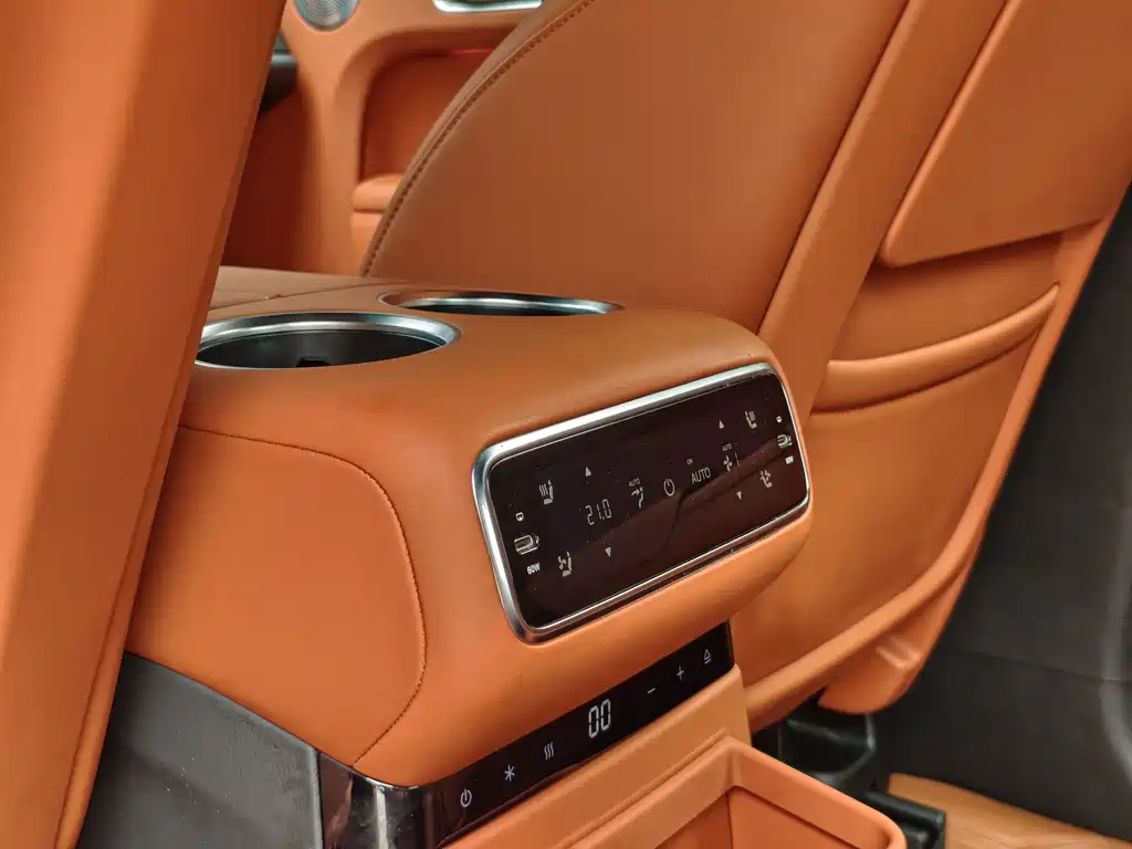 Li Auto Li L8 — миниатюра 18