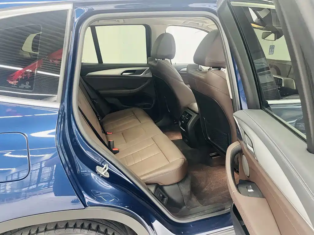 BMW iX3 — миниатюра 13