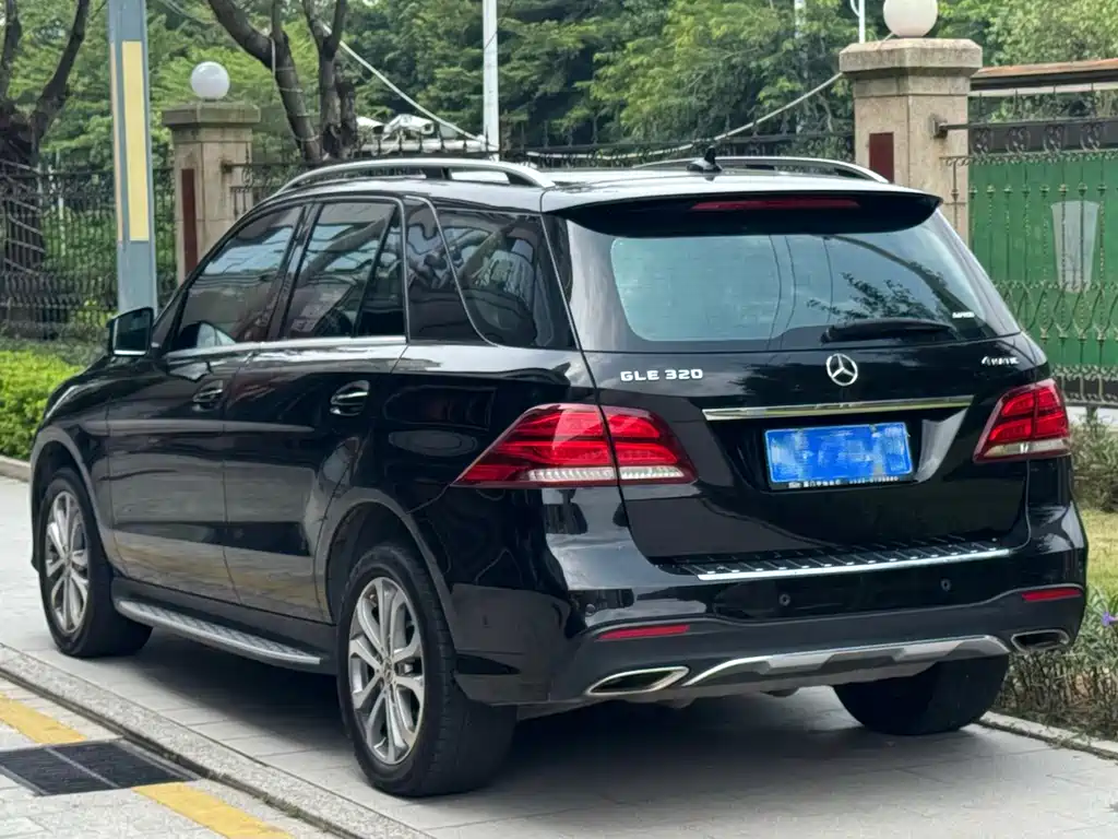 Mercedes-Benz GLE (Import) — миниатюра 5