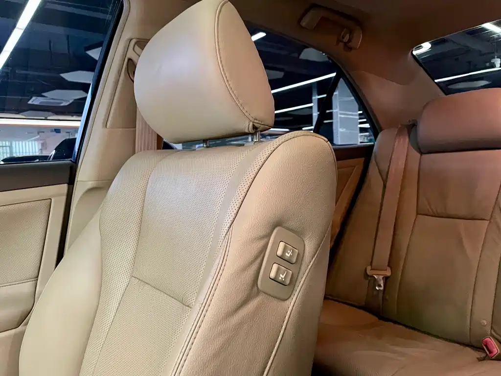 Toyota Camry — миниатюра 9