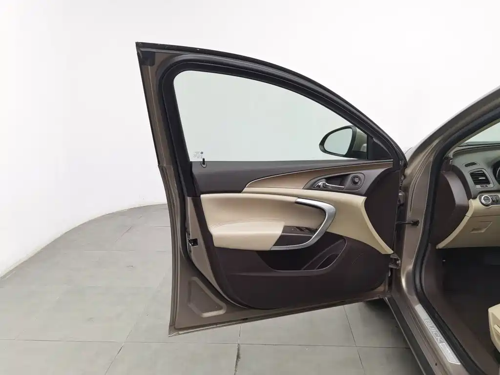 Buick Regal — миниатюра 8