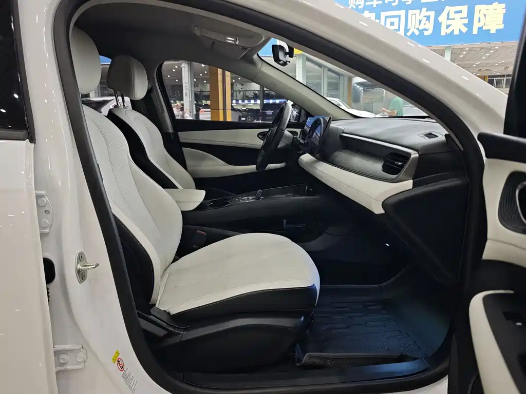 BYD Seal 05 DM-i — миниатюра 12