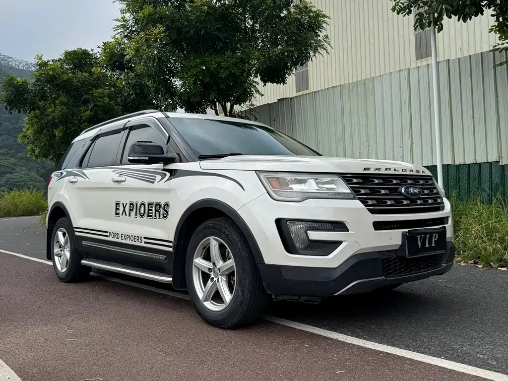 Ford Explorer (Import) — миниатюра 3