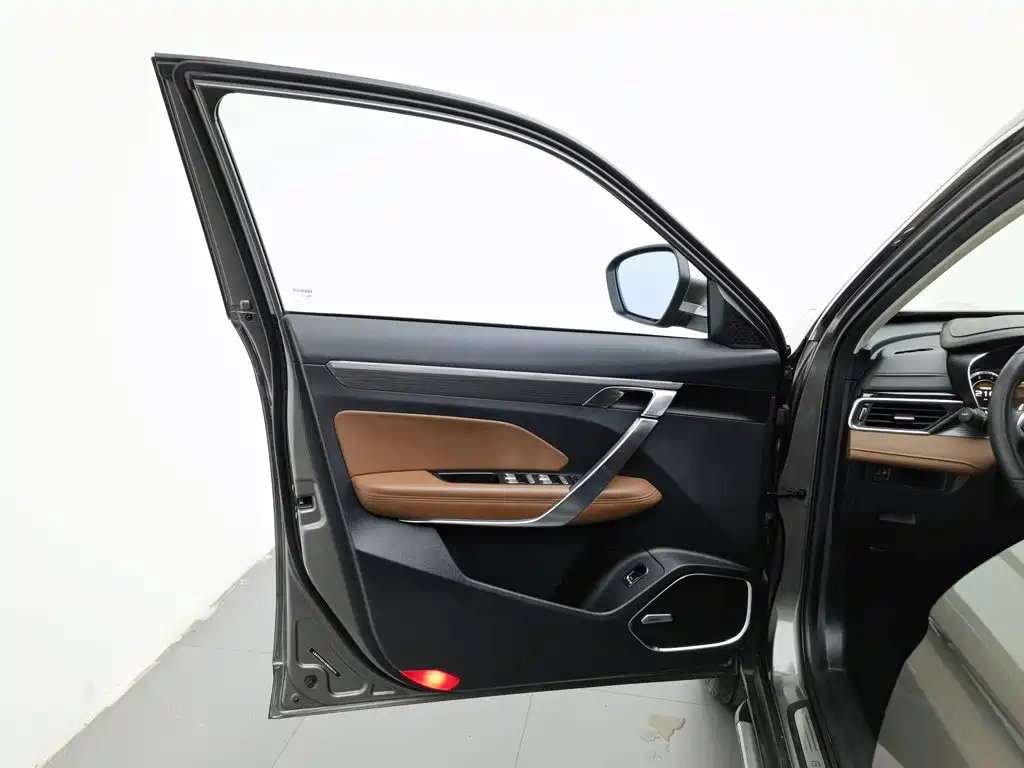 Geely Boyue — миниатюра 8