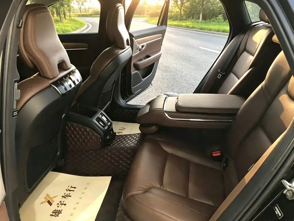 Volvo S90 — миниатюра 10