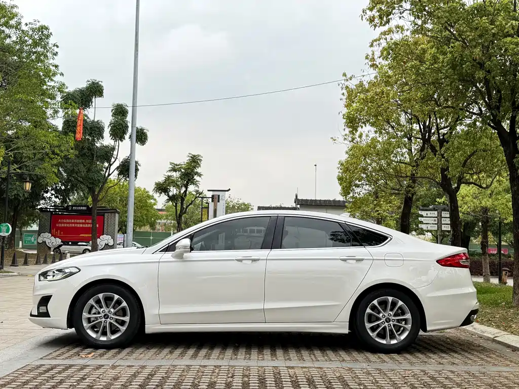 Ford Mondeo 2020 EcoBoost 180 Luxury