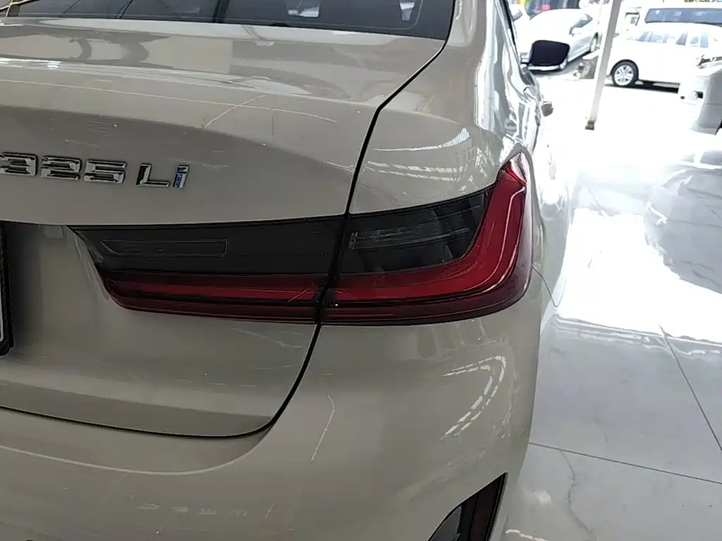 BMW 3 Series — миниатюра 8