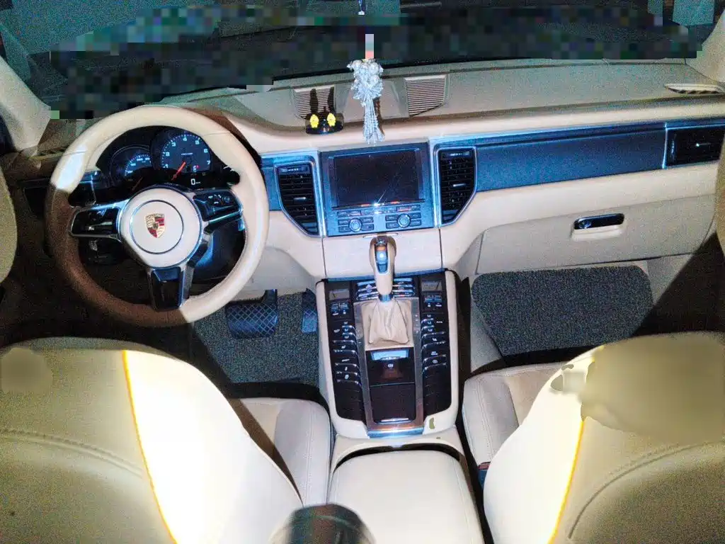 Porsche Macan — миниатюра 13