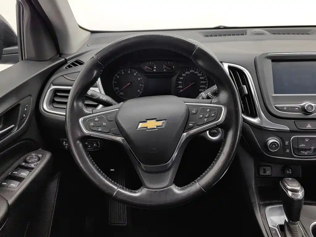 Chevrolet Equinox — миниатюра 11