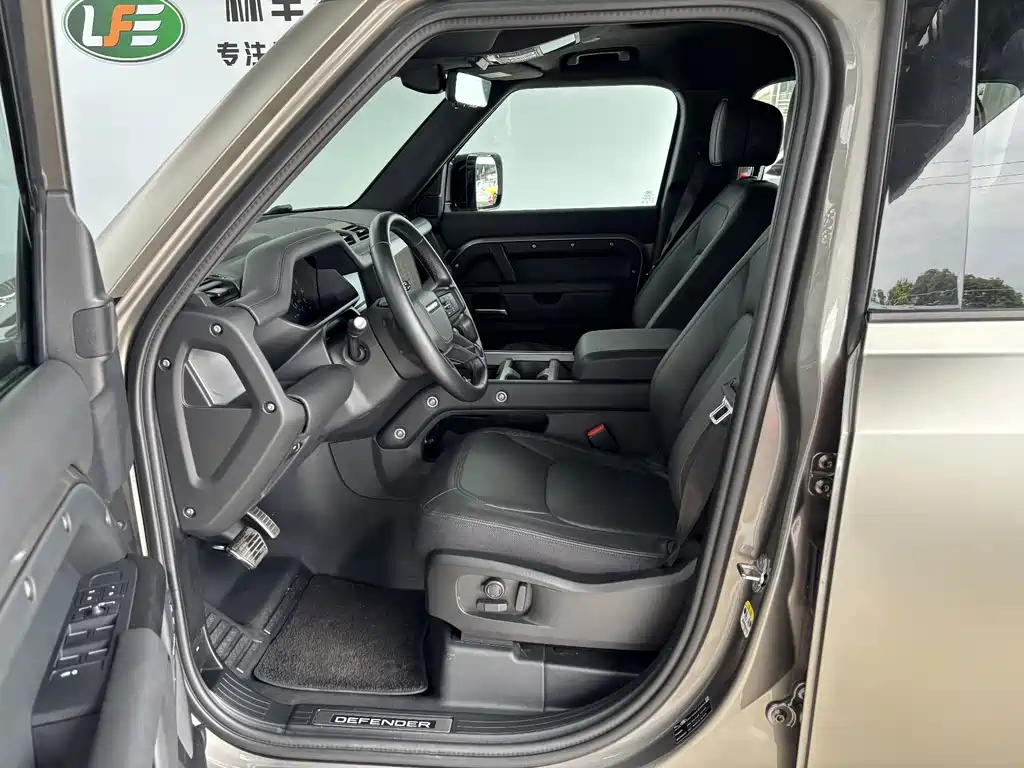 Land Rover Defender — миниатюра 11