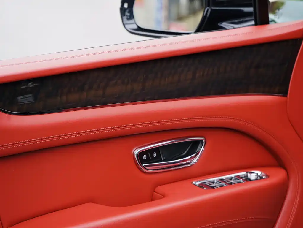 Bentley Bentayga - фото 8