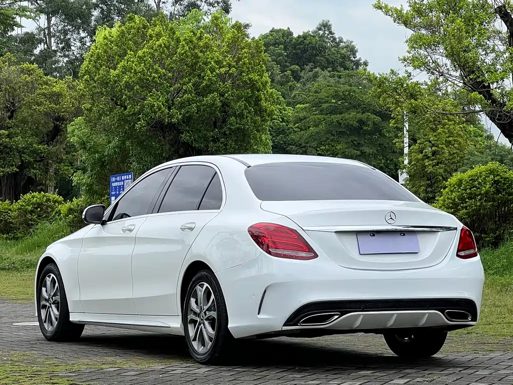 Mercedes-Benz C-Class — миниатюра 6