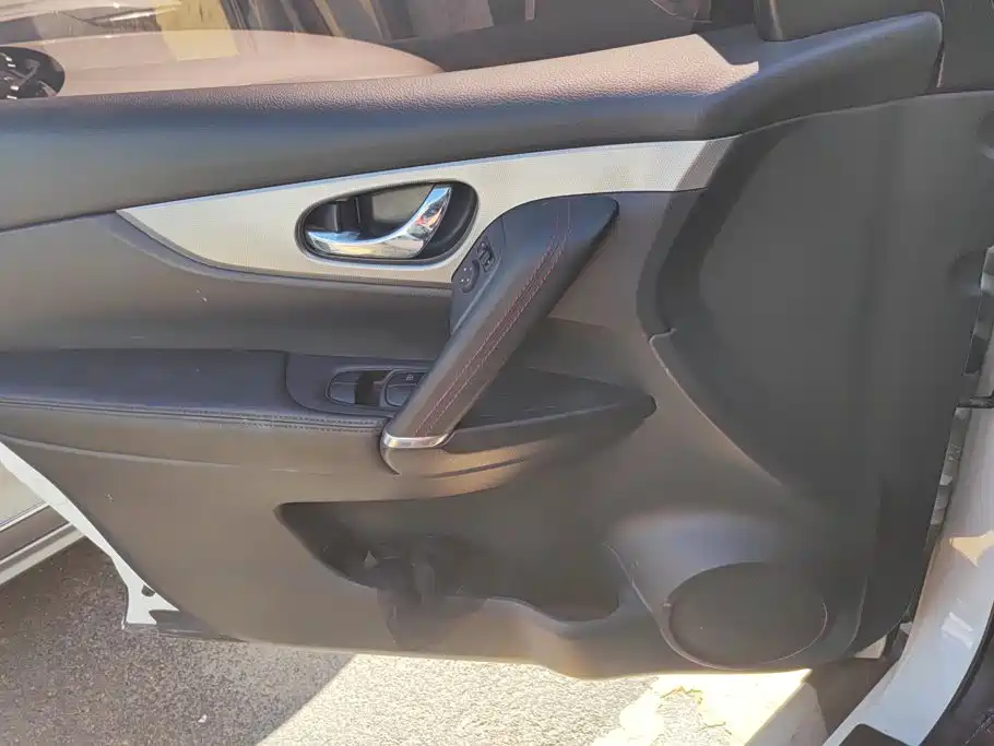 Nissan Qashqai — миниатюра 7
