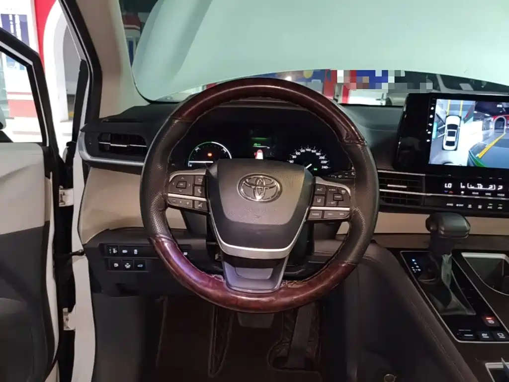 Toyota Sienna — миниатюра 11
