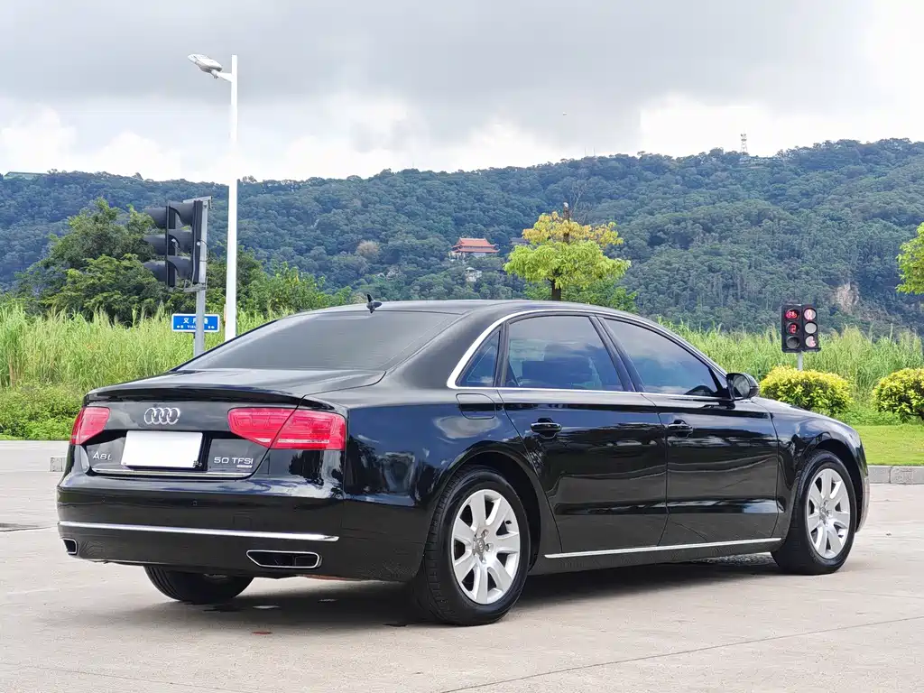 Audi A8 — миниатюра 3