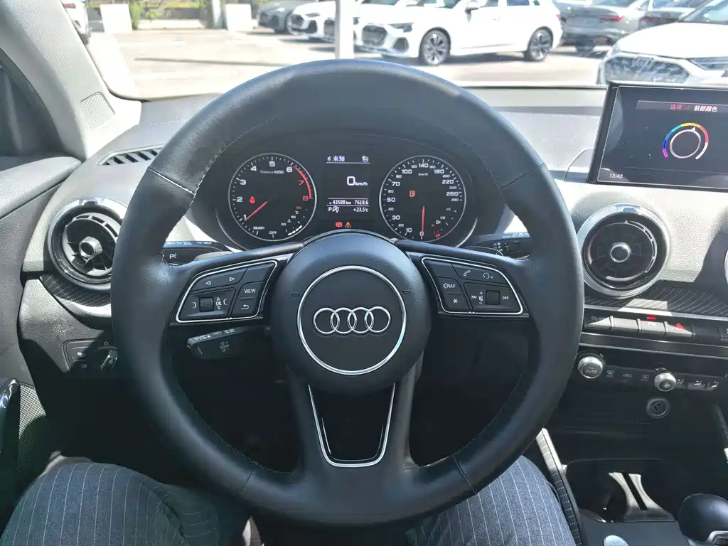 Audi Q2L — миниатюра 23