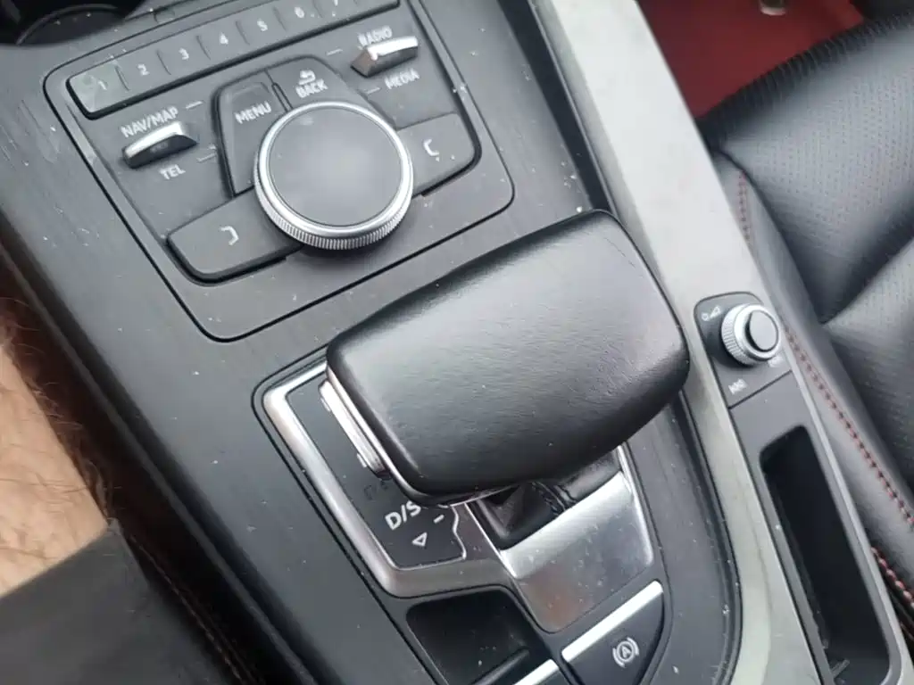 Audi A4L — миниатюра 14