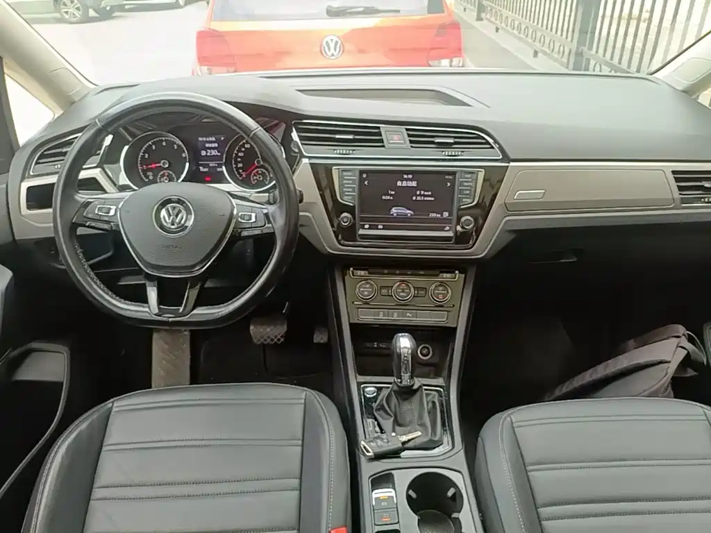 Volkswagen Touran — миниатюра 10