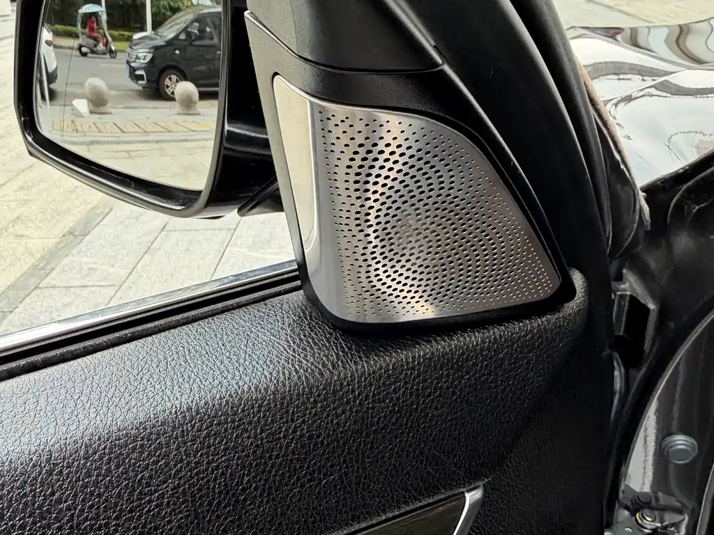 BMW 5 Series — миниатюра 14