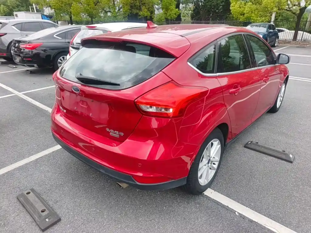 Ford Focus — миниатюра 7