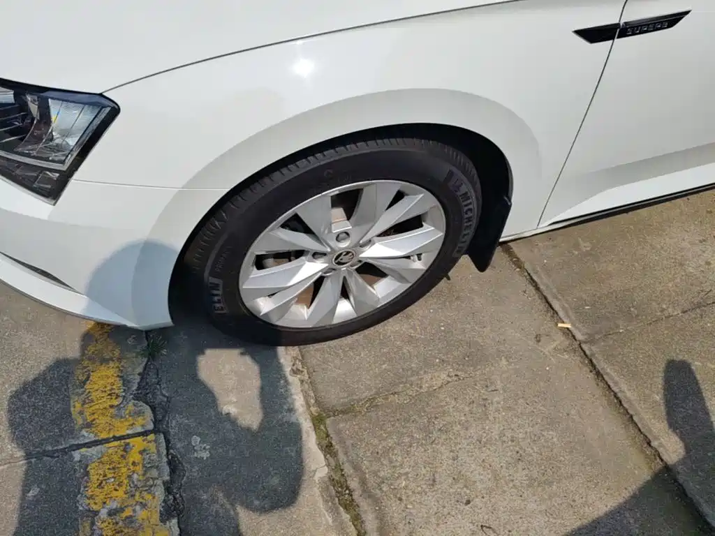 Skoda Superb — миниатюра 23