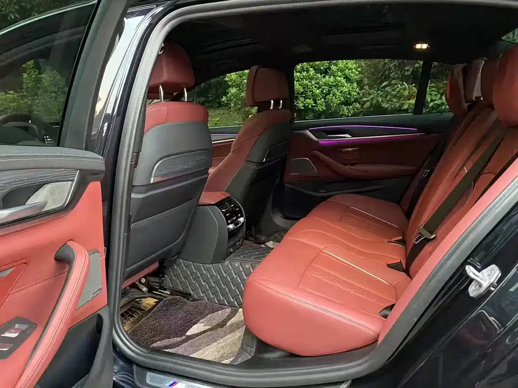 BMW 5 Series — миниатюра 9