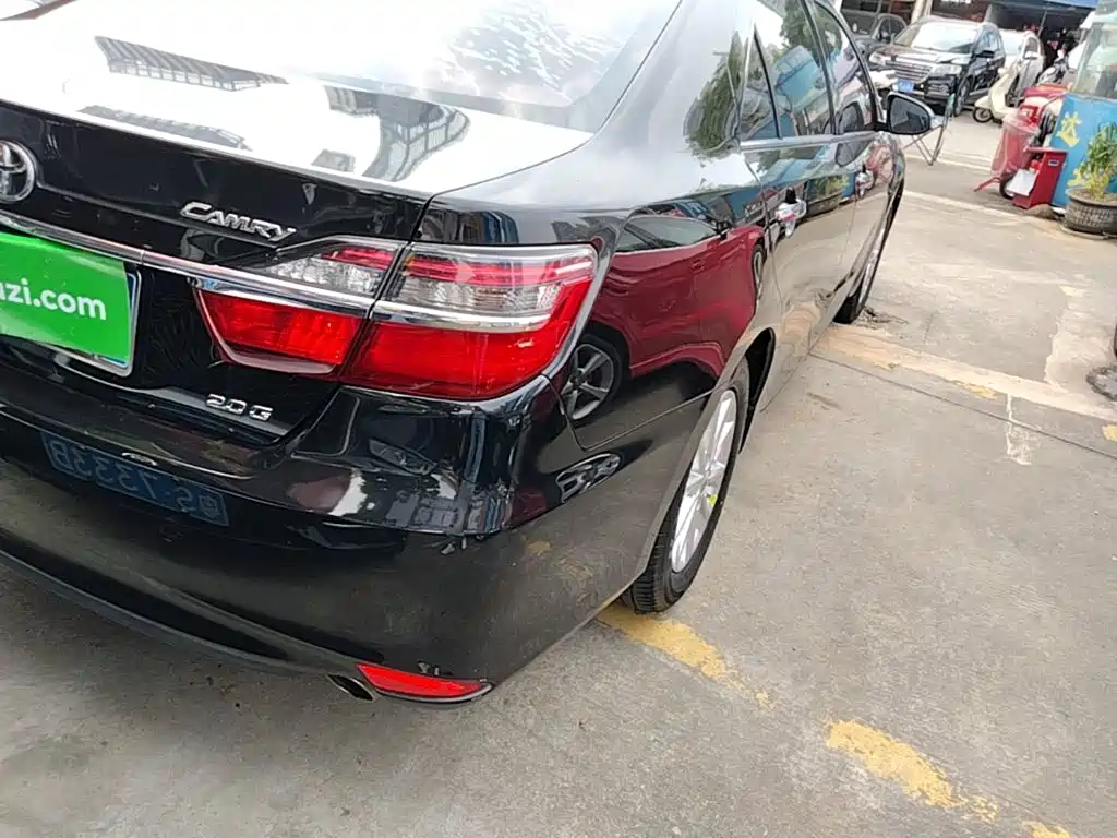 Toyota Camry — миниатюра 8