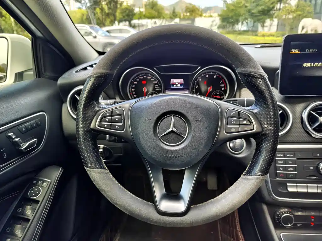 Mercedes-Benz GLA — миниатюра 17