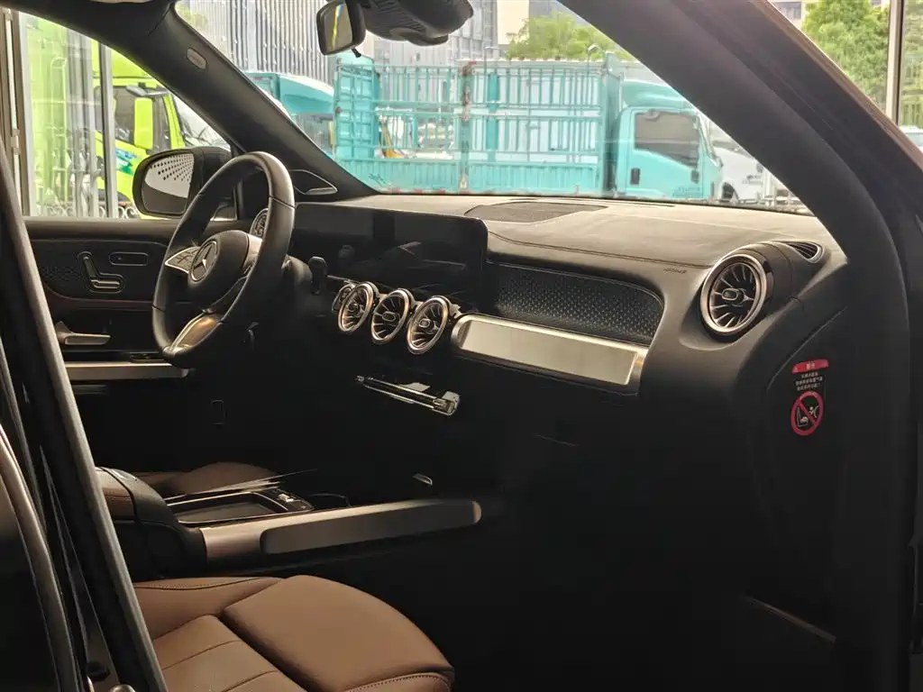 Mercedes-Benz EQB — миниатюра 13