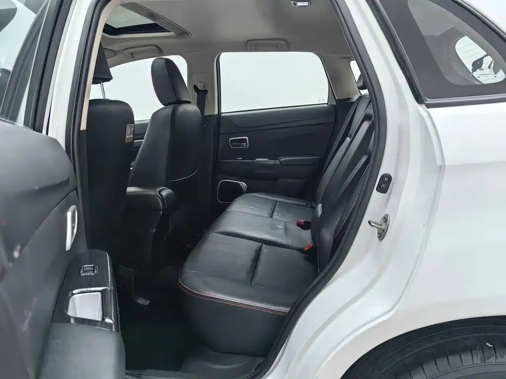 Mitsubishi ASX — миниатюра 15