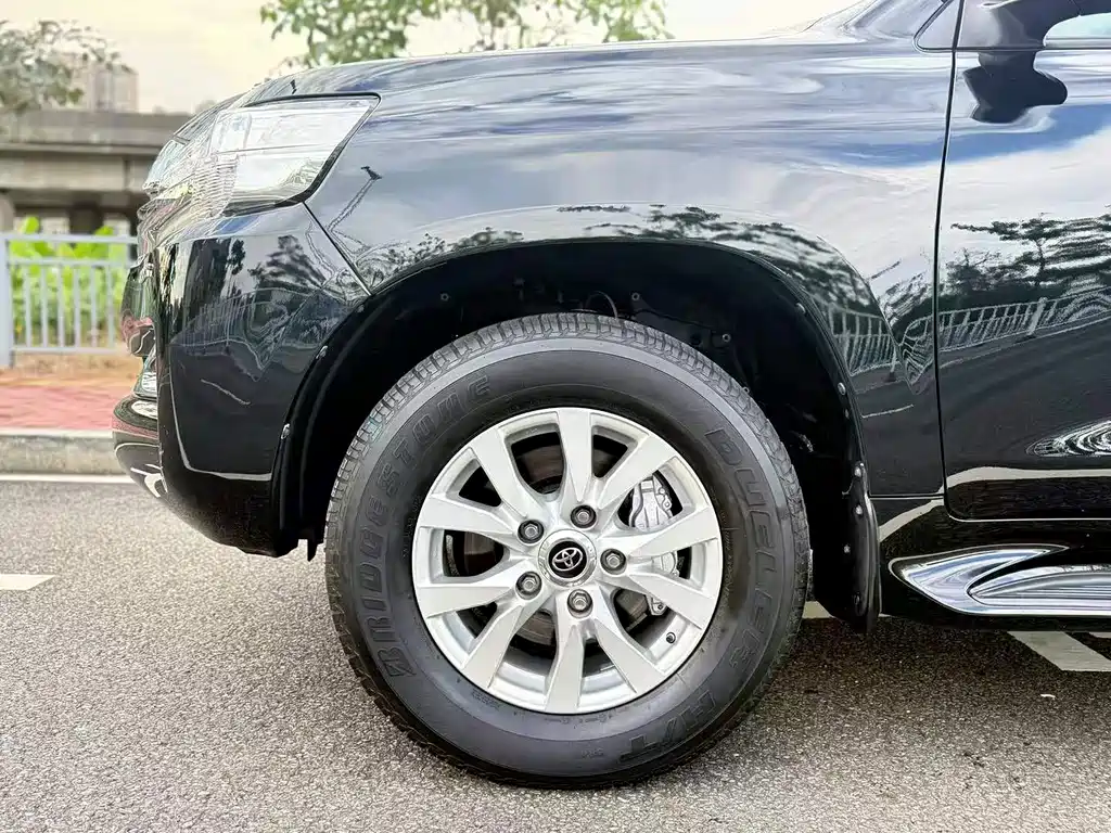 Toyota Land Cruiser 2019 4.0L AT