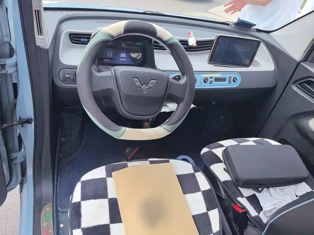 Wuling MINIEV — миниатюра 10