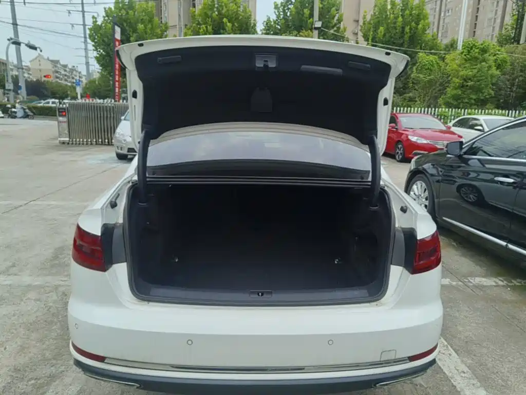 Audi A4L — миниатюра 19