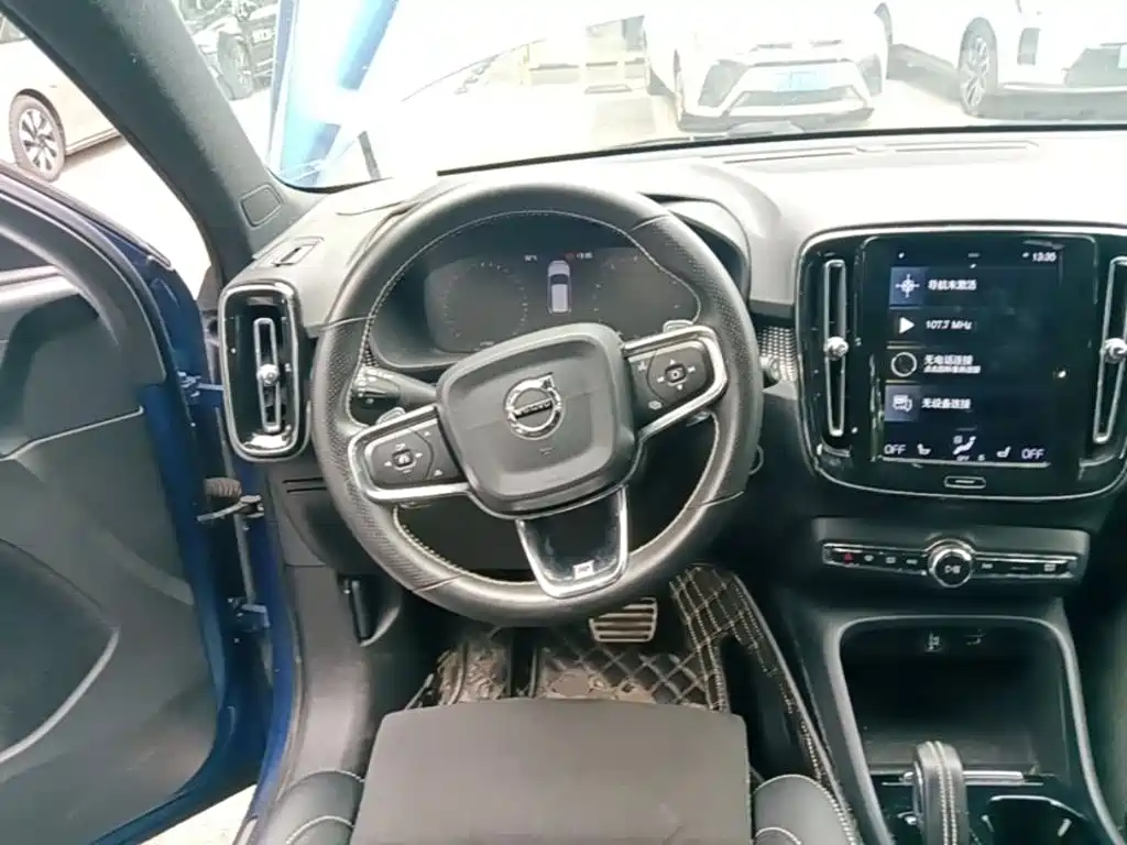 Volvo XC40 — миниатюра 15