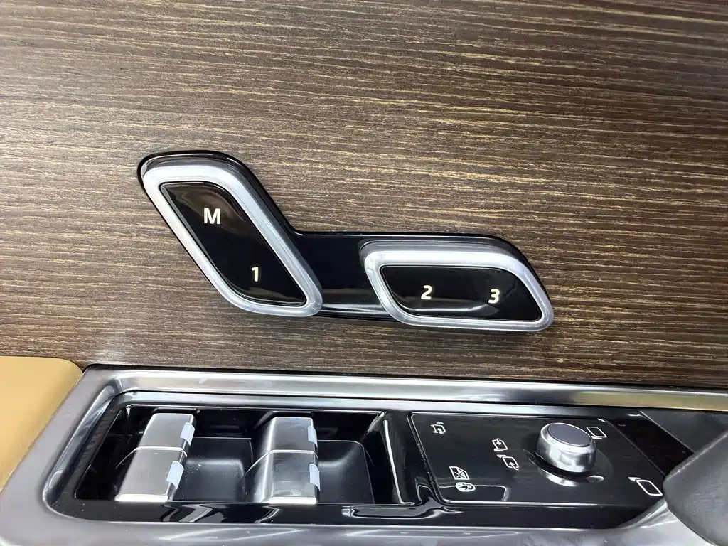 Land Rover Range Rover — миниатюра 26